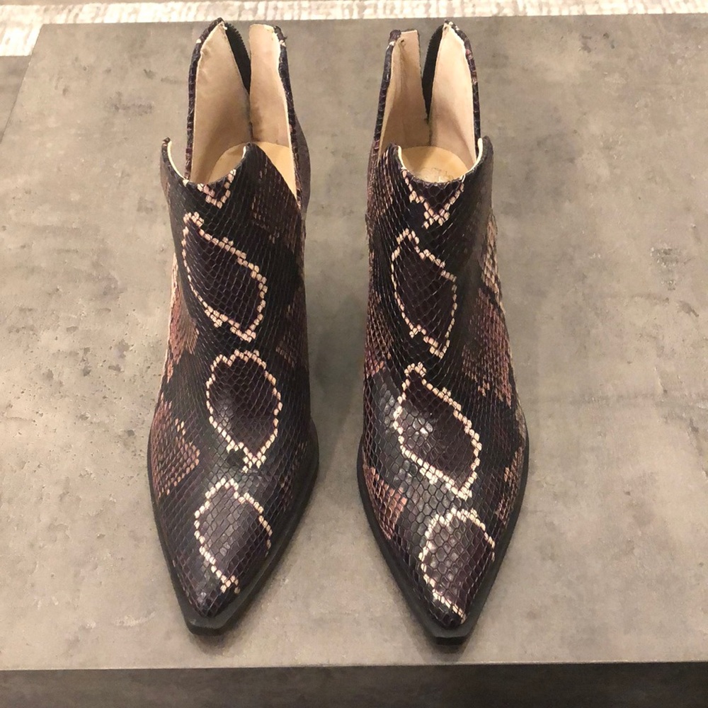 Vince Camuto Gigietta